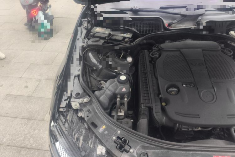 Used Mercedes-Benz S-Class 2011 S 350 L CGI Engine Bay Right