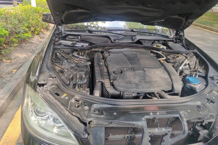 Used Mercedes-Benz S-Class 2011 S 350 L CGI Engine Bay Right