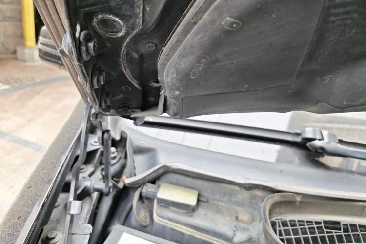 Used Mercedes-Benz S-Class  Engine Bay Right