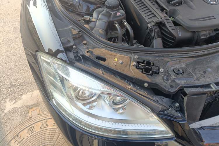 Used Mercedes-Benz S-Class 2011 S 350 L CGI Engine Bay Right
