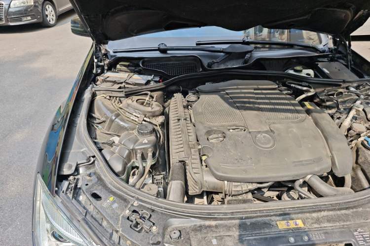 Used Mercedes-Benz S-Class 2011 S 350 L CGI Engine Bay Right