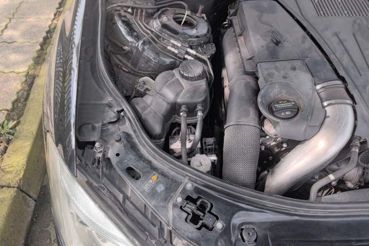 Used Mercedes-Benz S-Class 2011 S 500 L CGI 4MATIC Engine Bay Right