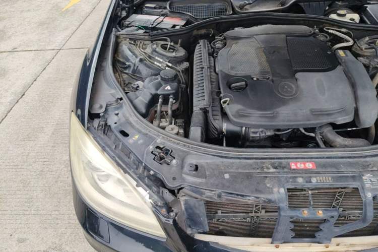 Used Mercedes-Benz S-Class 2011 S 350 L CGI Engine Bay Right