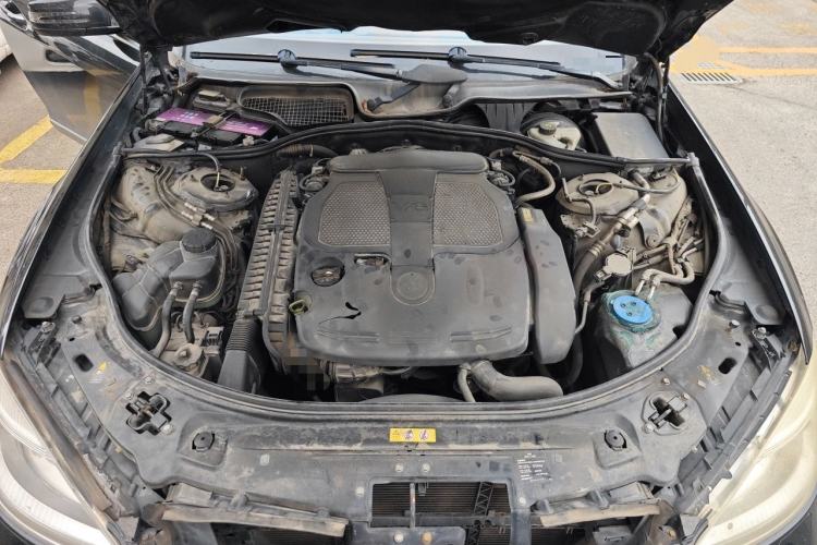 Used Mercedes-Benz S-Class 2011 S 350 L CGI Engine Bay
