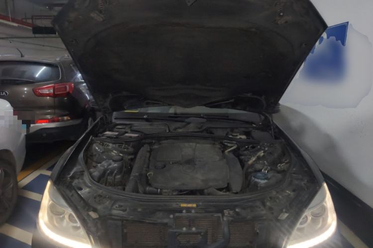 Used Mercedes-Benz S-Class 2011 S 350 L CGI Engine Bay
