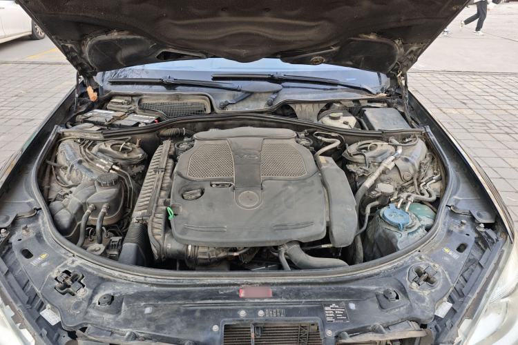 Used Mercedes-Benz S-Class 2011 S 350 L CGI Engine Bay