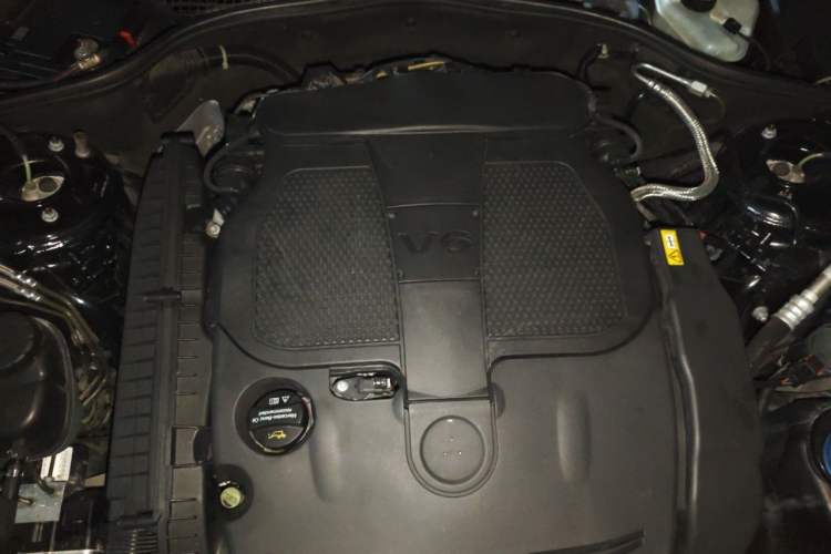 Used Mercedes-Benz S-Class 2011 S 350 L CGI Engine Bay