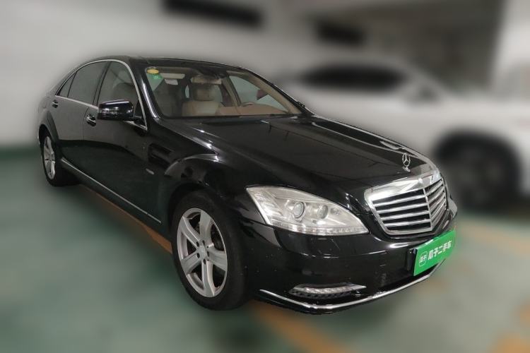 Used Mercedes-Benz S-Class 2011 S 350 L CGI Front Right 45 Deg
