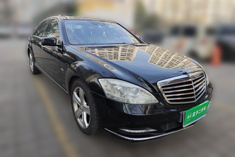 Used Mercedes-Benz S-Class 2011 S 350 L CGI Front Right 45 Deg