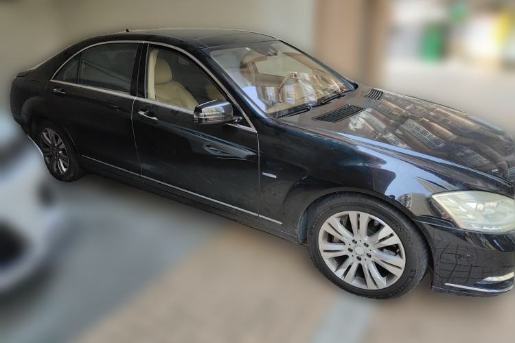 Used Mercedes-Benz S-Class 2011 S 500 L CGI 4MATIC Front Right 45 Deg