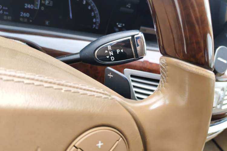 Used Mercedes-Benz S-Class 2011 S 500 L CGI 4MATIC Gear Lever