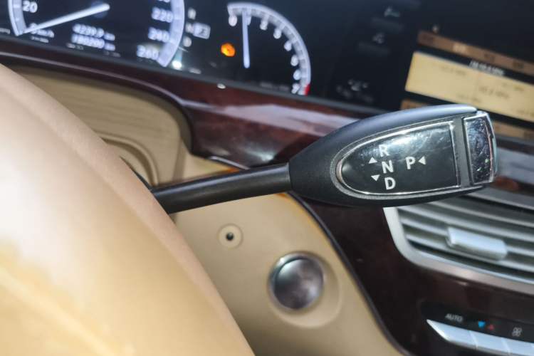 Used Mercedes-Benz S-Class 2011 S 350 L CGI 4MATIC Gear Lever
