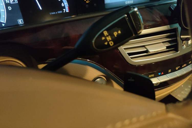Used Mercedes-Benz S-Class 2011 S 350 L CGI Gear Lever