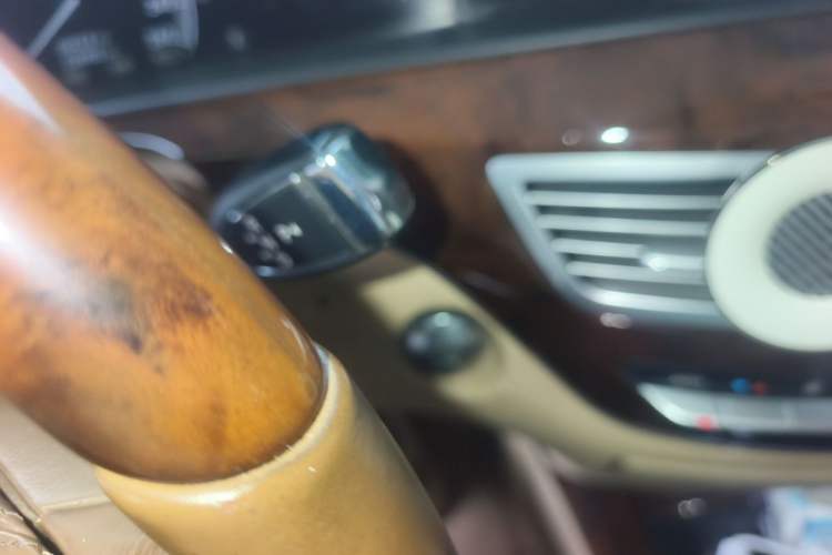 Used Mercedes-Benz S-Class 2011 S 500 L CGI 4MATIC Gear Lever