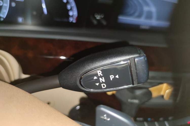 Used Mercedes-Benz S-Class 2011 S 350 L CGI Gear Lever
