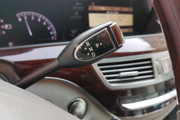 Used Mercedes-Benz S-Class 2011 S 350 L CGI 4MATIC Gear Lever