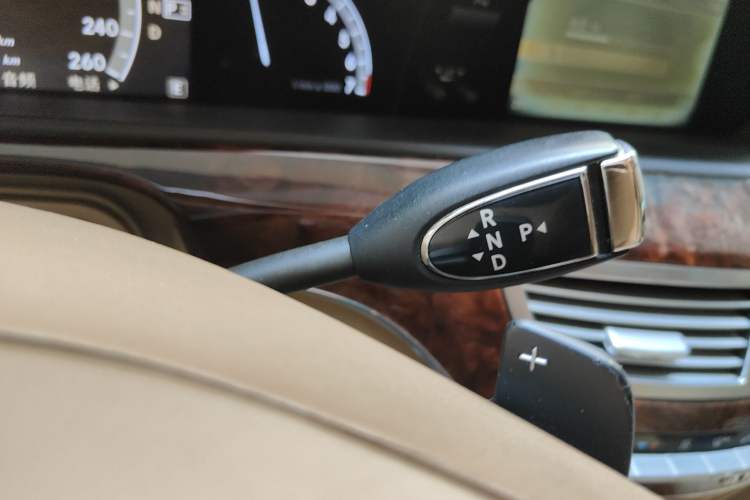 Used Mercedes-Benz S-Class 2011 S 500 L CGI 4MATIC Gear Lever