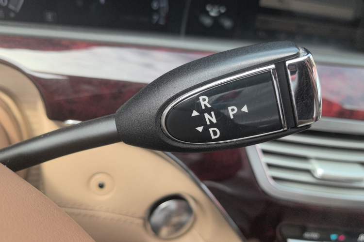 Used Mercedes-Benz S-Class 2011 S 500 L CGI 4MATIC Gear Lever