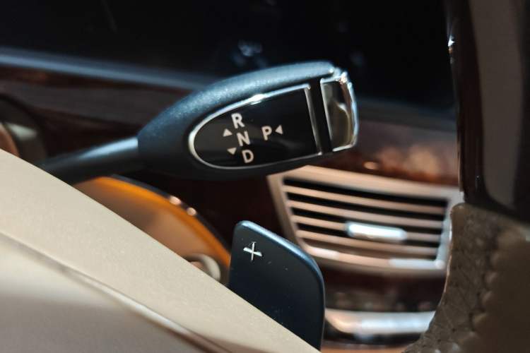 Used Mercedes-Benz S-Class 2011 S 500 L CGI 4MATIC Gear Lever