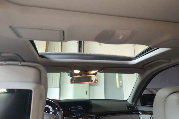 Used Mercedes-Benz S-Class 2011 S 350 L CGI 4MATIC Headliner