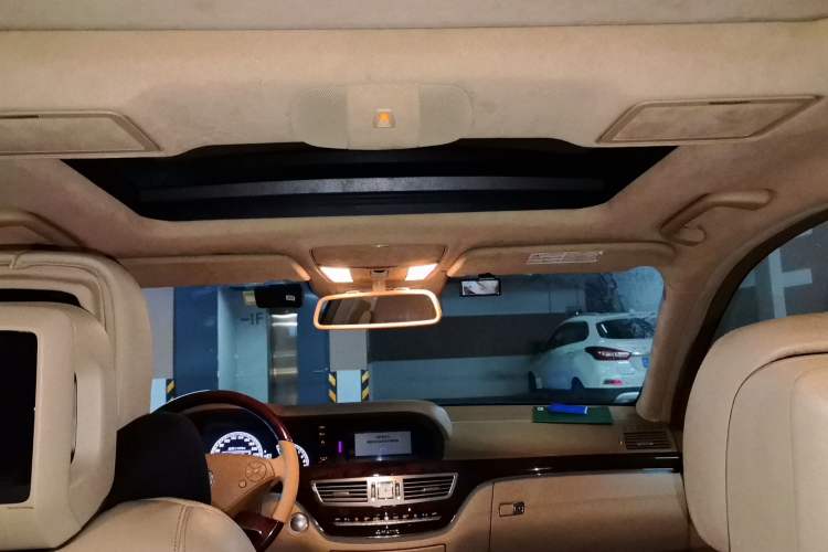 Used Mercedes-Benz S-Class 2011 S 500 L CGI 4MATIC Headliner