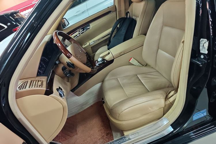 Used Mercedes-Benz S-Class 2011 S 500 L CGI 4MATIC Left Front Seat