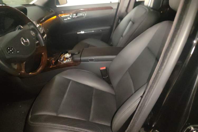 Used Mercedes-Benz S-Class 2011 S 500 L CGI 4MATIC Left Front Seat