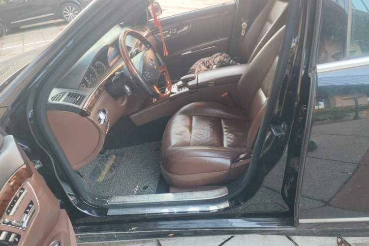 Used Mercedes-Benz S-Class 2011 S 500 L CGI 4MATIC Left Front Seat