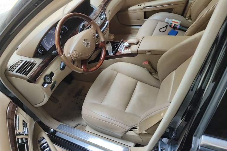 Used Mercedes-Benz S-Class 2011 S 500 L CGI 4MATIC Left Front Seat