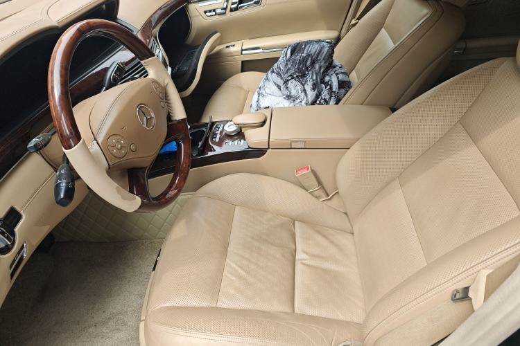 Used Mercedes-Benz S-Class 2011 S 500 L CGI 4MATIC Left Front Seat
