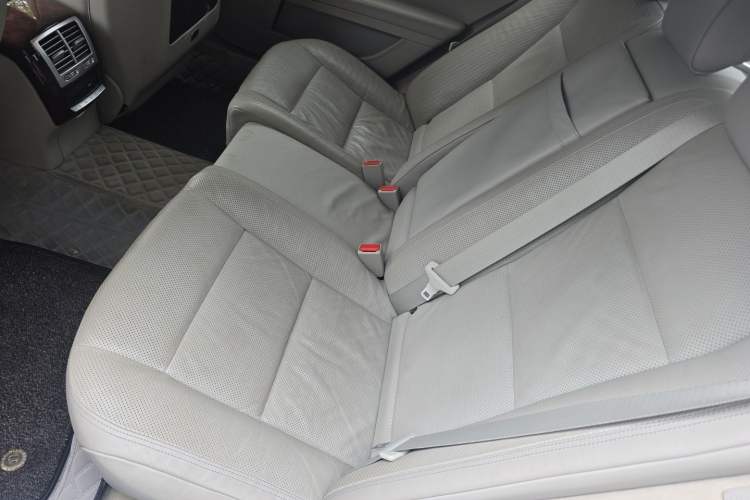 Used Mercedes-Benz S-Class 2011 S 500 L CGI 4MATIC Left Rear Seat