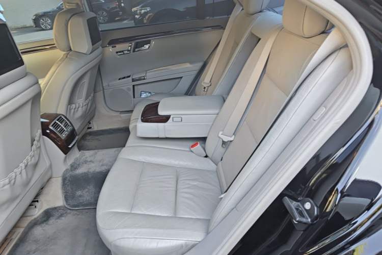 Used Mercedes-Benz S-Class 2011 S 350 L CGI 4MATIC Left Rear Seat