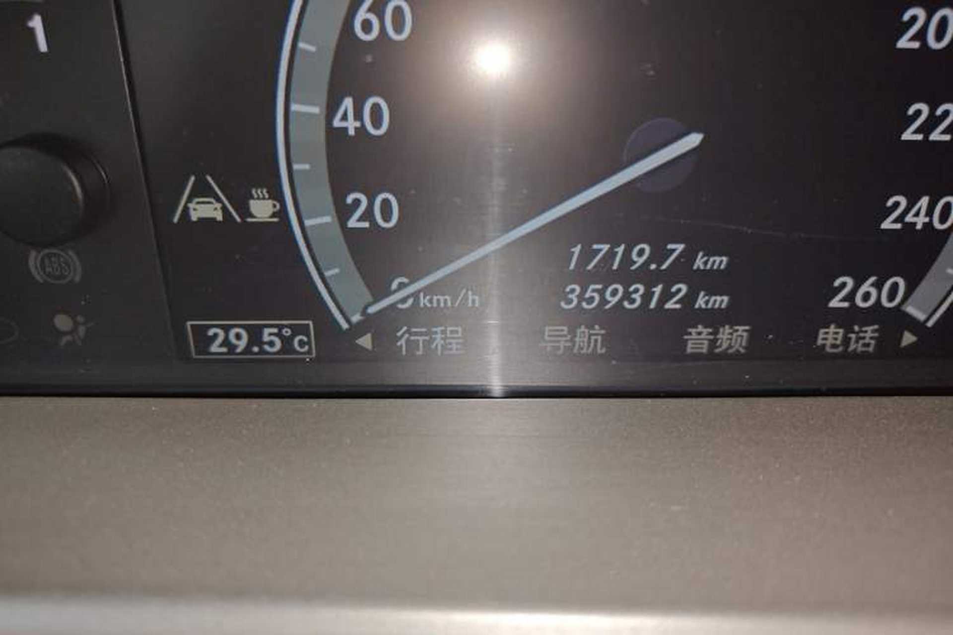 Used Mercedes-Benz S-Class 2011 S 350 L CGI Odometer Close Up