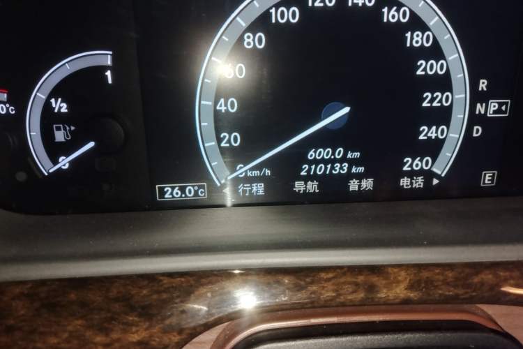 Used Mercedes-Benz S-Class 2011 S 350 L CGI Odometer Close Up