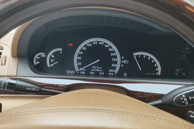 Used Mercedes-Benz S-Class 2011 S 350 L CGI Odometer Close Up