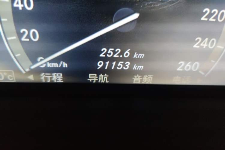 Used Mercedes-Benz S-Class 2011 S 350 L CGI Odometer Close Up