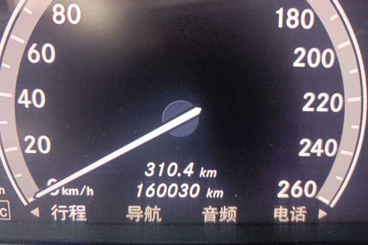 Used Mercedes-Benz S-Class 2011 S 350 L CGI Odometer Close Up