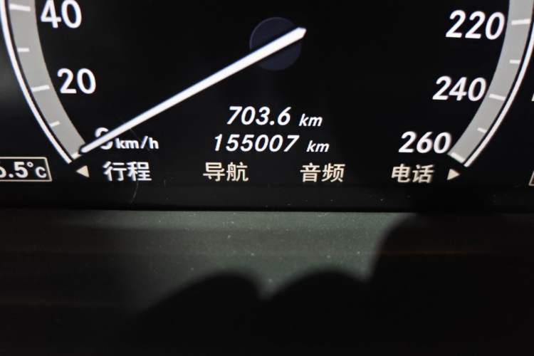 Used Mercedes-Benz S-Class 2011 S 500 L CGI 4MATIC Odometer Close Up