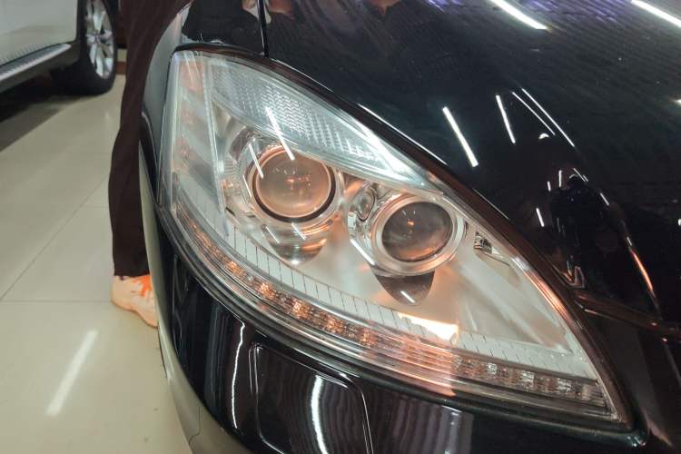 Used Mercedes-Benz S-Class 2011 S 500 L CGI 4MATIC Right Front Headlight
