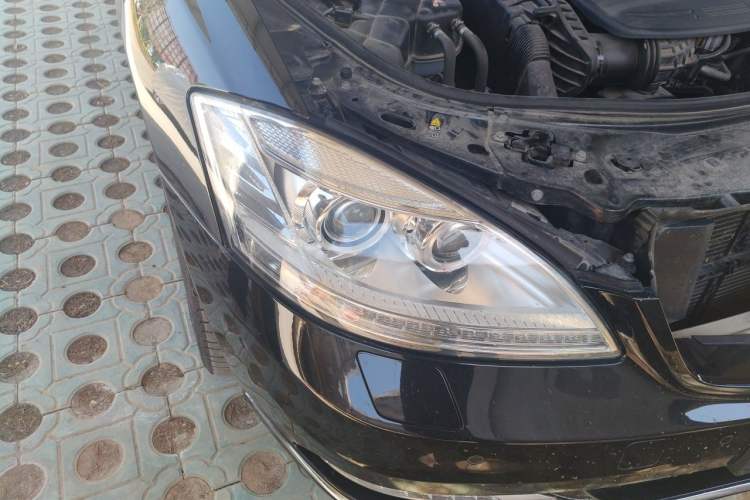 Used Mercedes-Benz S-Class 2011 S 350 L CGI 4MATIC Right Front Headlight