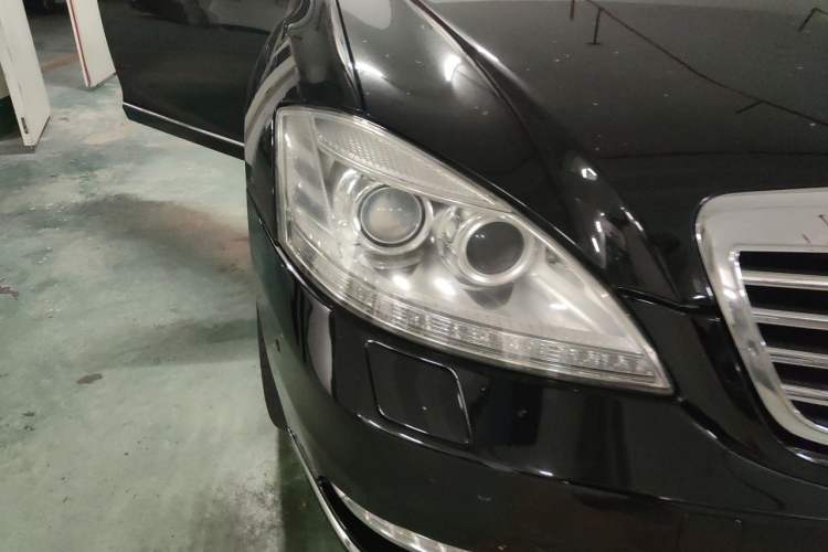 Used Mercedes-Benz S-Class 2011 S 350 L CGI Right Front Headlight