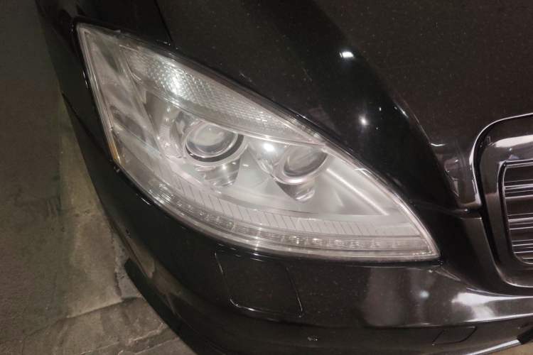 Used Mercedes-Benz S-Class 2011 S 500 L CGI 4MATIC Right Front Headlight