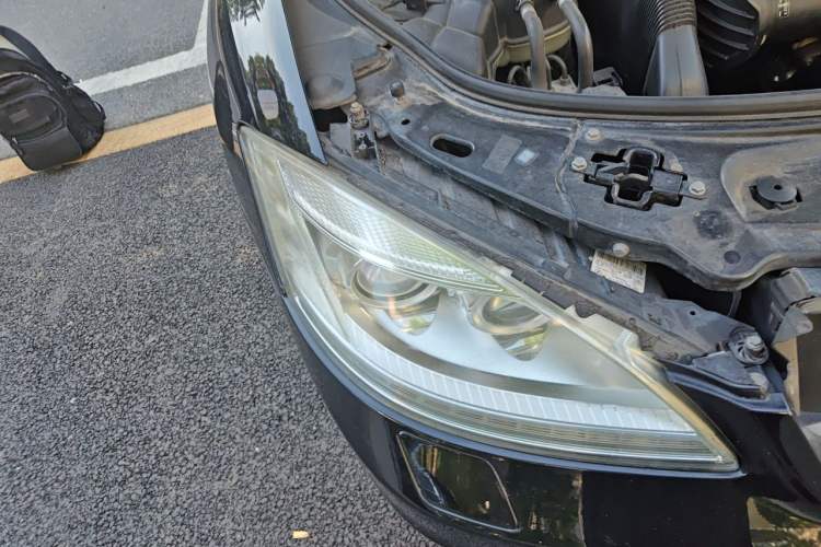 Used Mercedes-Benz S-Class 2011 S 350 L CGI 4MATIC Right Front Headlight