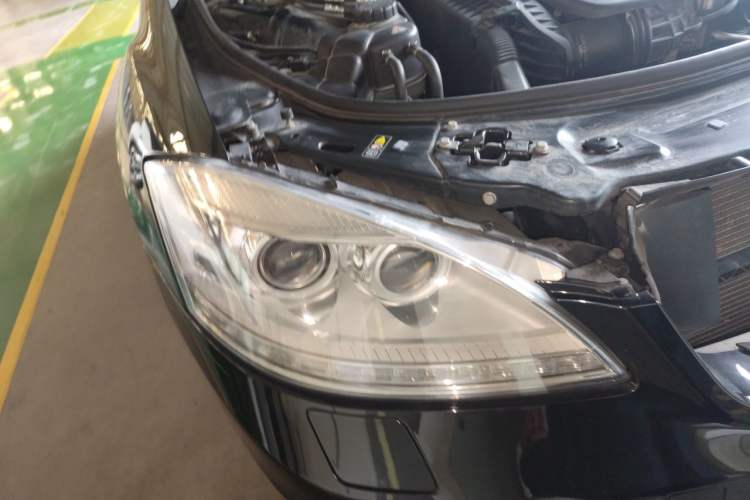 Used Mercedes-Benz S-Class 2011 S 350 L CGI 4MATIC Right Front Headlight