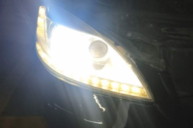 Used Mercedes-Benz S-Class 2011 S 350 L CGI Right Front Headlight