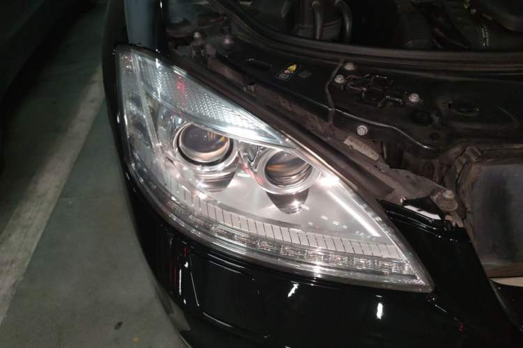 Used Mercedes-Benz S-Class 2011 S 350 L CGI Right Front Headlight