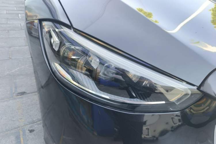 Used Mercedes-Benz S-Class 2011 S 350 L CGI Right Front Headlight