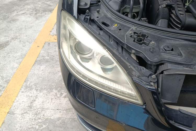 Used Mercedes-Benz S-Class 2011 S 350 L CGI Right Front Headlight