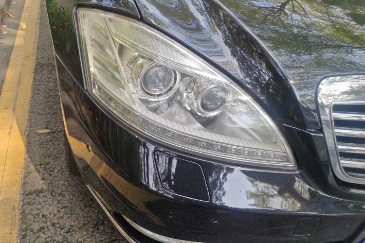 Used Mercedes-Benz S-Class 2011 S 350 L CGI Right Front Headlight