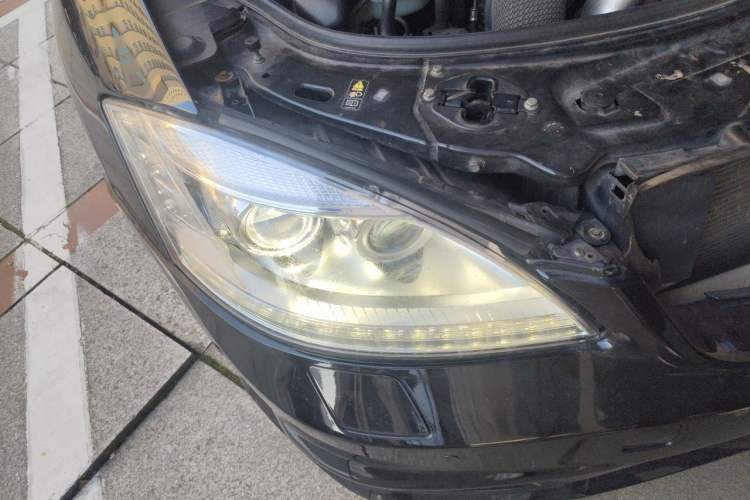 Used Mercedes-Benz S-Class 2011 S 500 L CGI 4MATIC Right Front Headlight